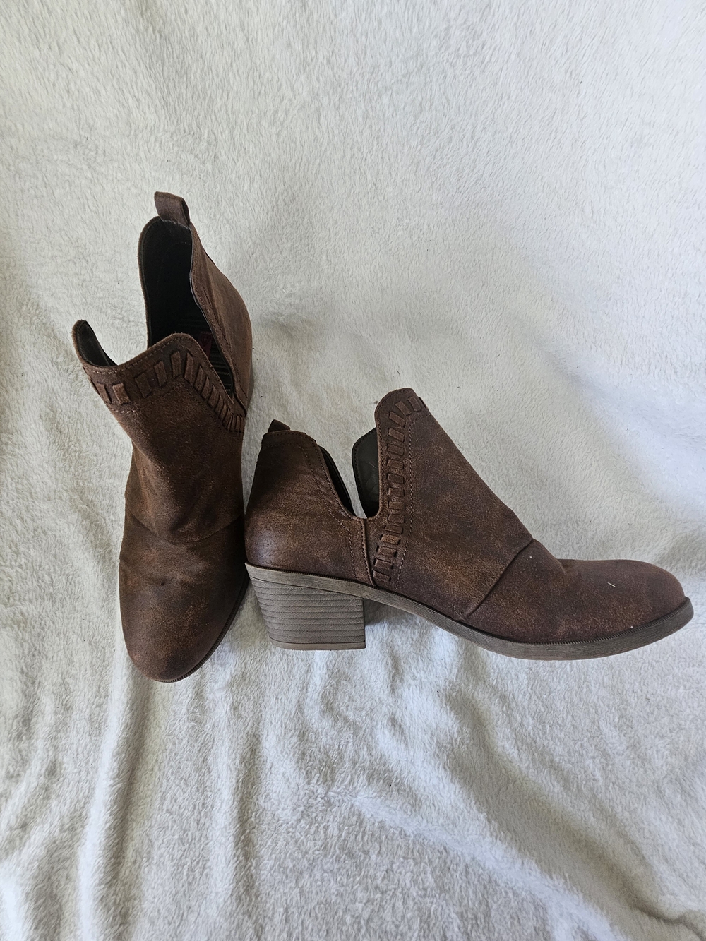 Rock & Candy Women's Brown Cutout Ankle Booties - Casual Stacked Heel Size 10